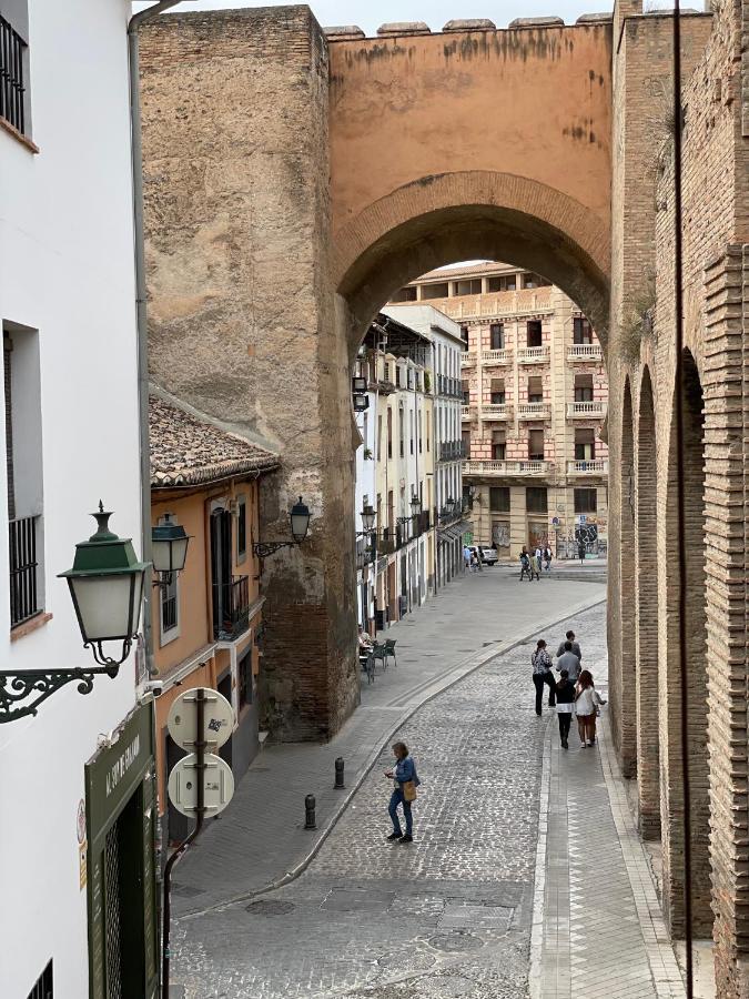 Апартаменти Sleep In Historic Puerta Elvira Гранада Екстер'єр фото
